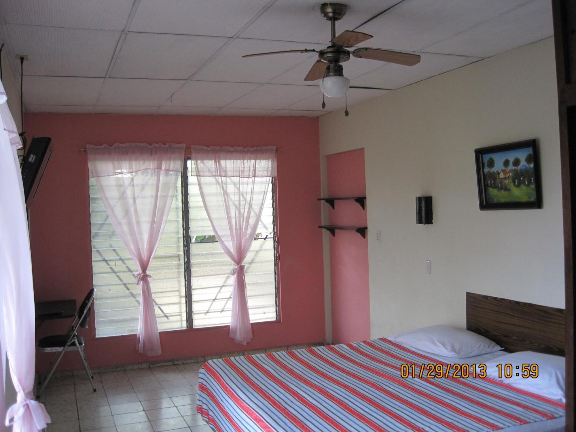 Hostal Dona Marta San Salvador Luaran gambar