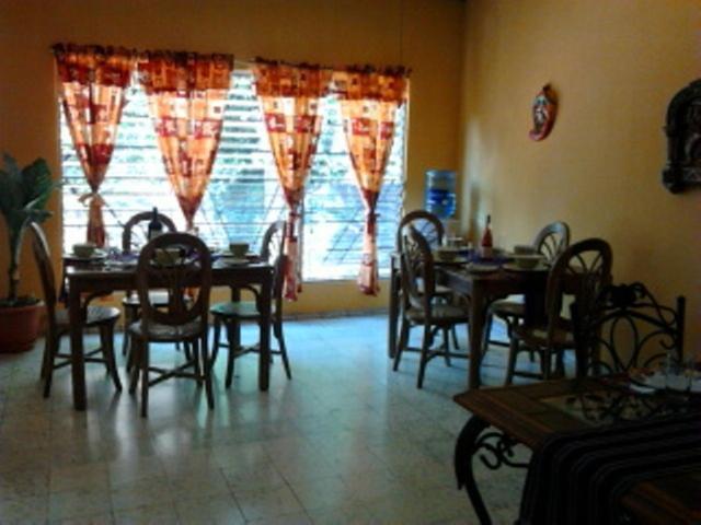 Hostal Dona Marta San Salvador Luaran gambar