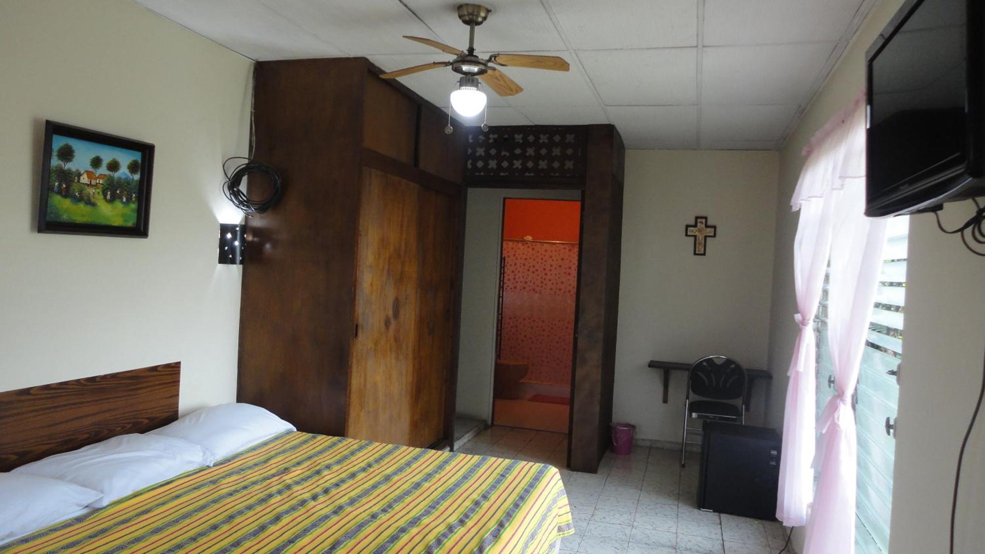 Hostal Dona Marta San Salvador Luaran gambar