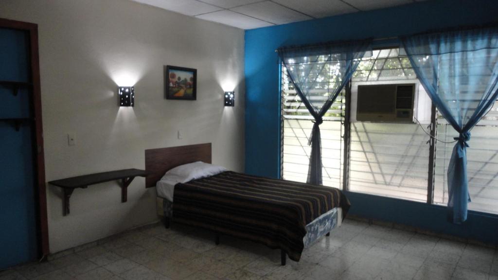 Hostal Dona Marta San Salvador Luaran gambar