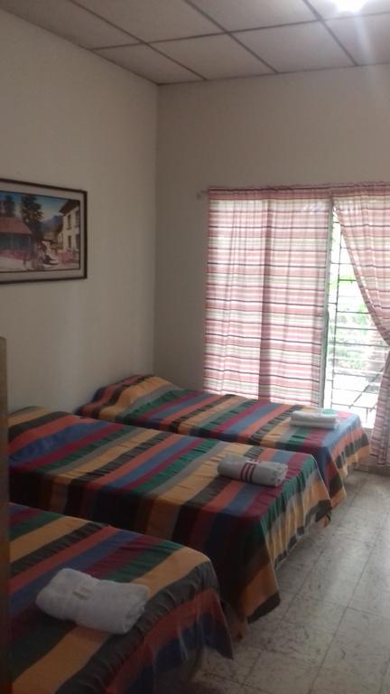 Hostal Dona Marta San Salvador Luaran gambar