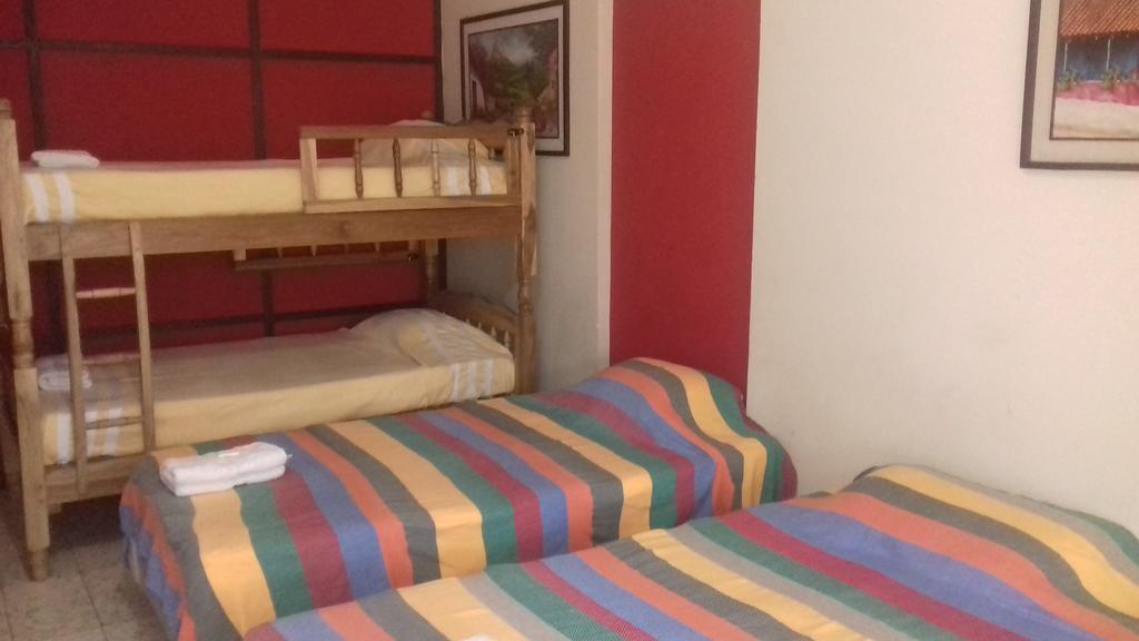 Hostal Dona Marta San Salvador Luaran gambar