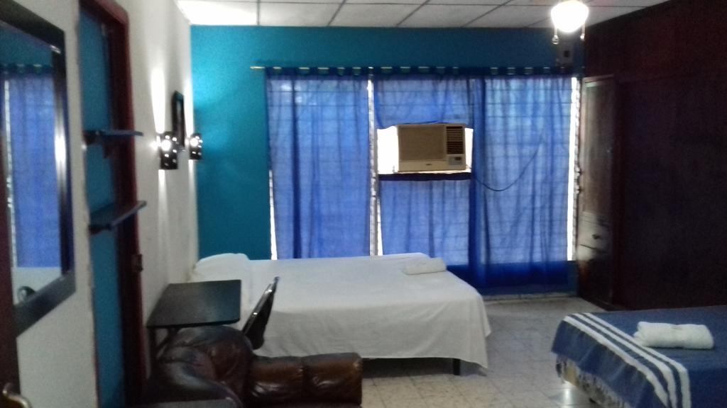 Hostal Dona Marta San Salvador Luaran gambar