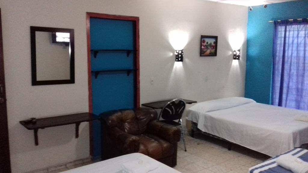 Hostal Dona Marta San Salvador Luaran gambar