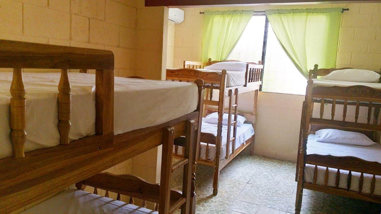 Hostal Dona Marta San Salvador Luaran gambar