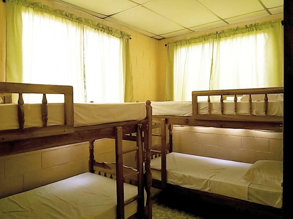 Hostal Dona Marta San Salvador Luaran gambar