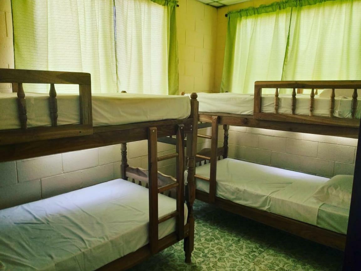 Hostal Dona Marta San Salvador Luaran gambar