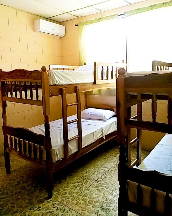 Hostal Dona Marta San Salvador Luaran gambar